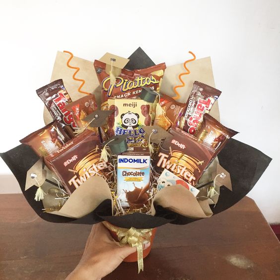 kado-untuk-wisuda-buket-snack